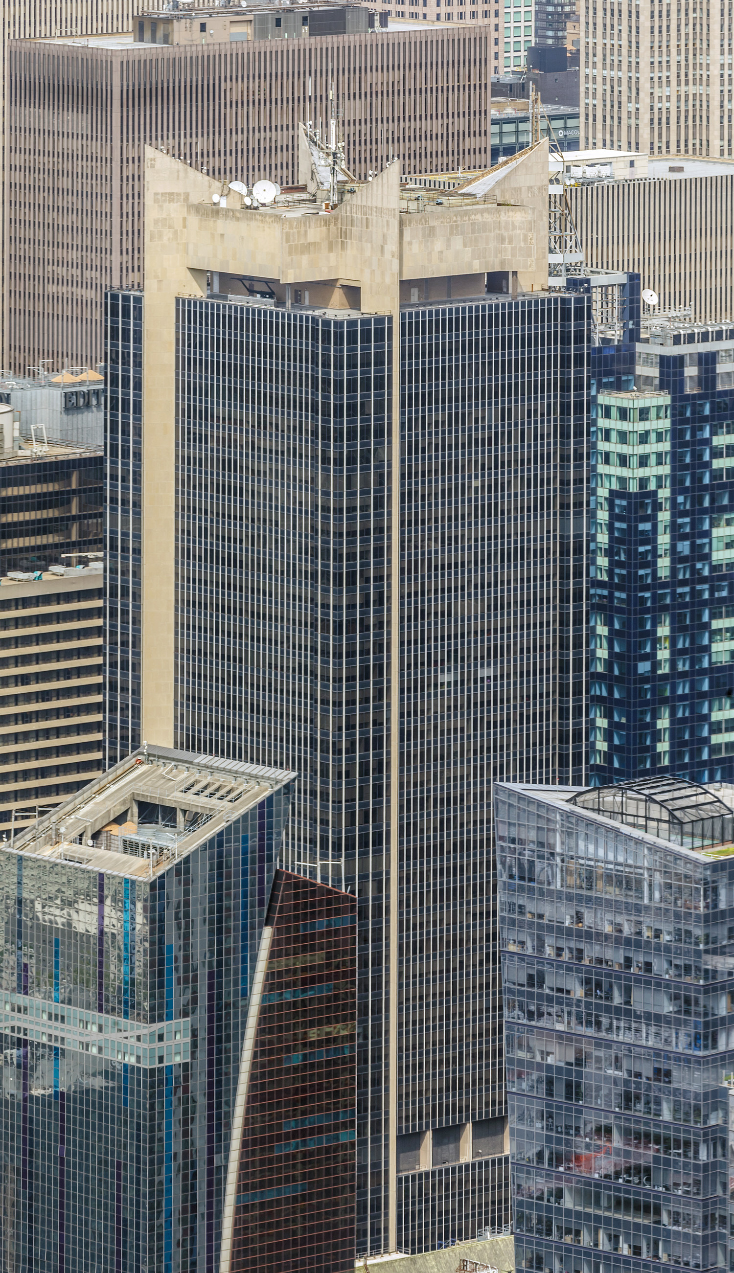 One Astor Plaza, New York City - View from The Edge. © Mathias Beinling